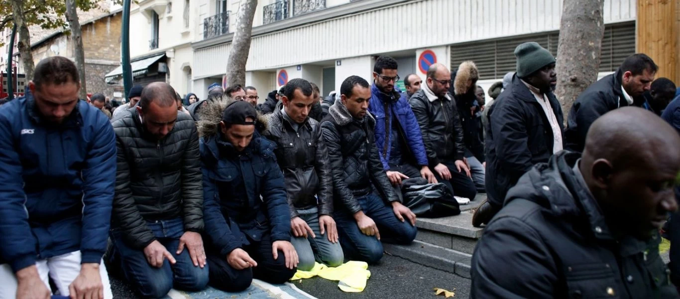 Σε μεγάλα προβλήματα η Γαλλία: Η πλειοψηφία των μουσουλμάνων θεωρεί τη Σαρία ανώτερη από τους γαλλικούς νόμους!